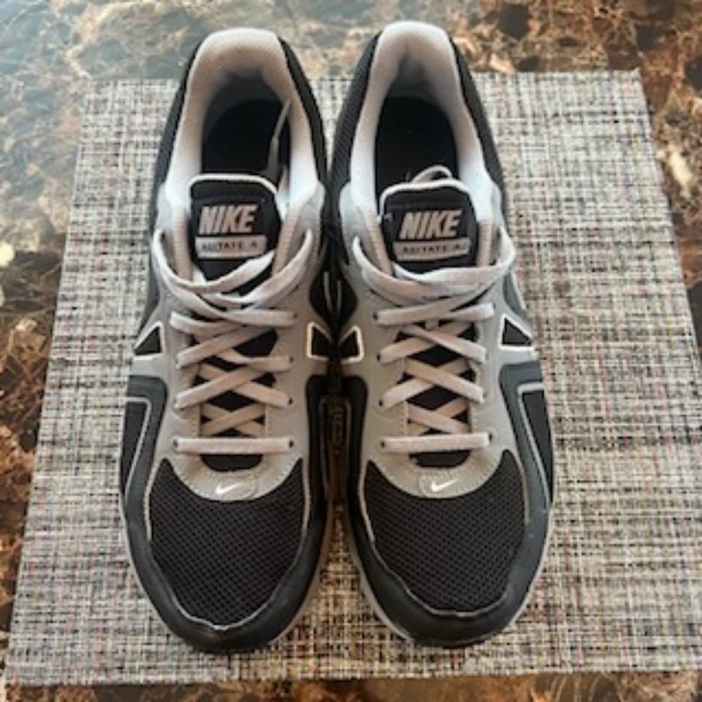 EUC Nike Air Max Agitate 4 Men's Running Shoes Black/Grey/White, Size US 9